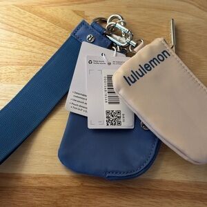 NWT Lululemon Dual Pouch Wristlet Blue Linen Light Ivory NWT